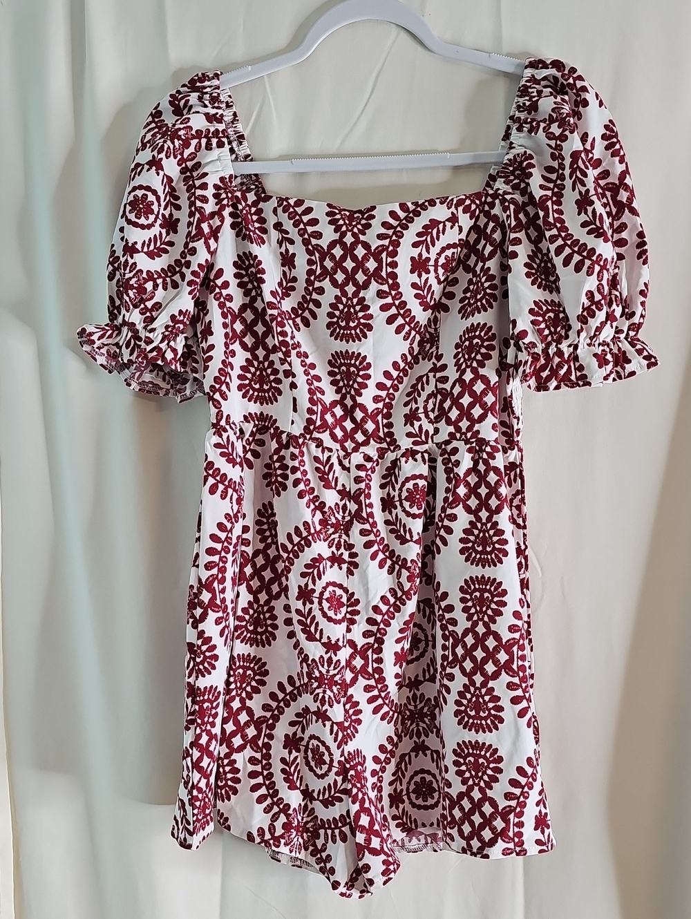 White and Burgundy Patterned Puff Sleeve Short Jumper - Picture 1 of 7